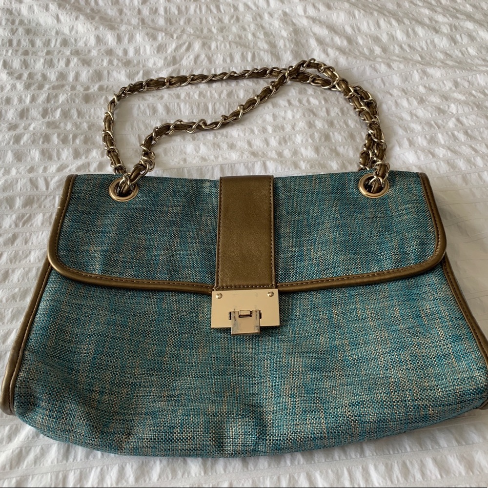 Chambrey blend chic shoulder bag